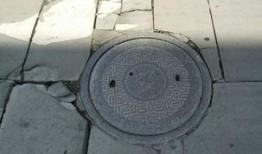 娱乐吃瓜酱踩井盖,揭秘娱乐圈背后的惊险瞬间